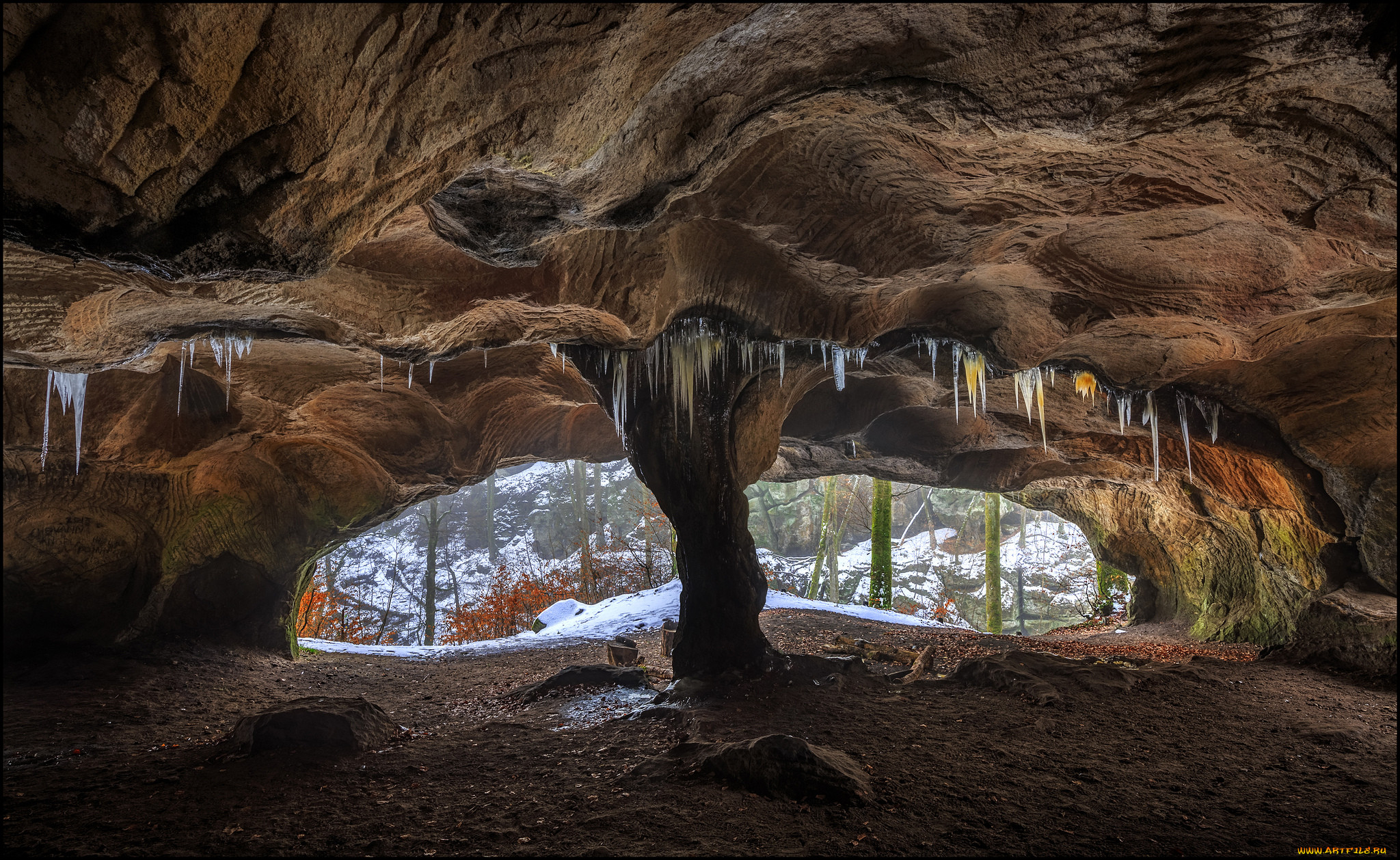 Big mother nature cave. Пещера Иглс Рич. Пещеры Венадо Коста Рика. Грот пещера. Пещера в горе.